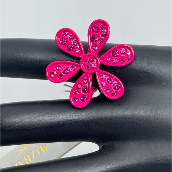 Isaac Mizrahi Pink Crystal Daisy Statement Ring SZ 9 - Picture 5 of 5